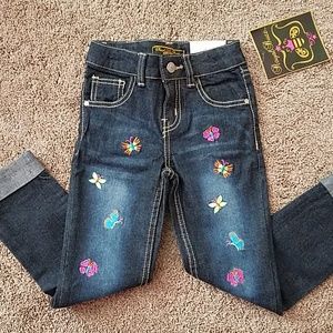 🆕 girls Jean with embroidery
